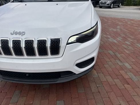 Used 2021 Jeep Cherokee Latitude FWD image 24