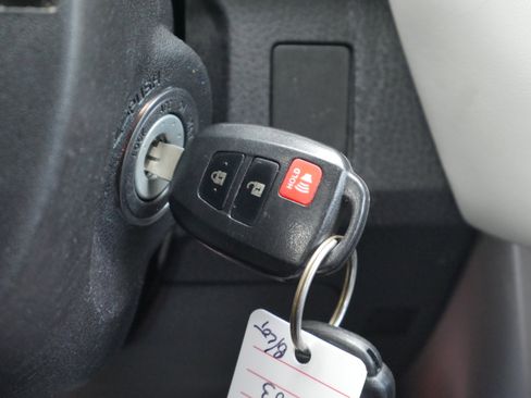 Used 2014 Toyota RAV4 XLE FWD image 9