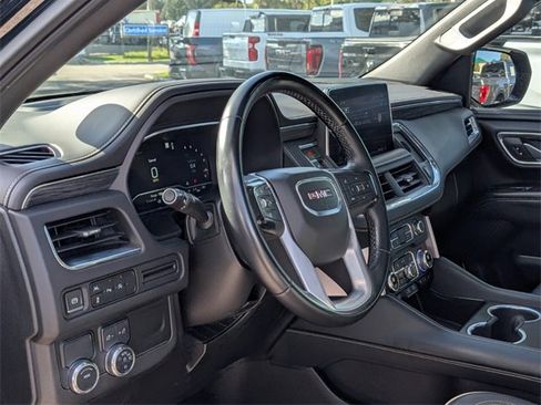 Used 2023 GMC Yukon SLT image 12