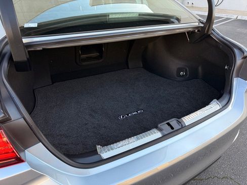 Certified 2025 Lexus ES 350 w/ Accessory Package (Z2) image 12