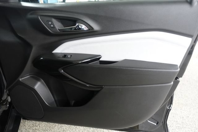 Used 2025 Chevrolet Trax LT w/ Driver Confidence Package FWD image 24