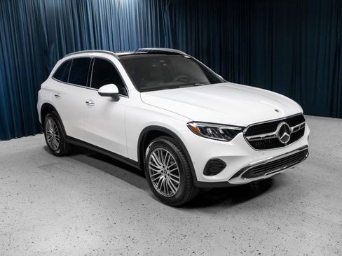 New 2026 Mercedes-Benz GLC 300 image 3