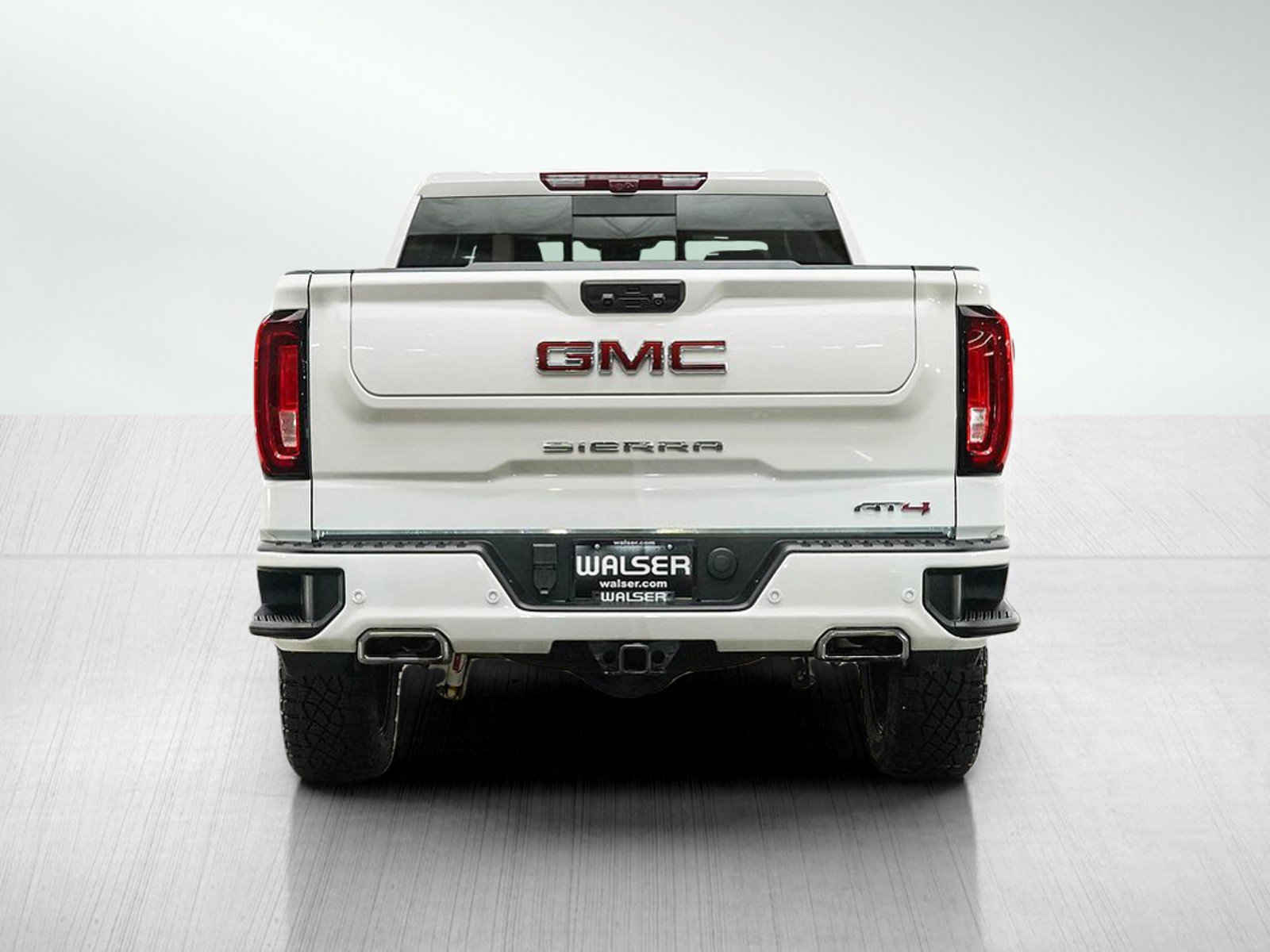 Used 2024 GMC Sierra 1500 AT4 w/ Technology Package AWD/4WD image 5