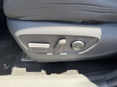 Used 2025 Toyota RAV4 XLE FWD image 21