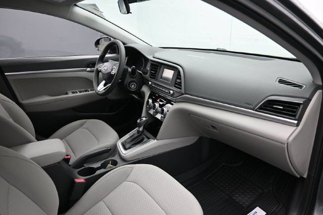 Used 2019 Hyundai Elantra SE FWD image 30