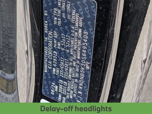 Used 2025 Kia Carnival FWD image 31