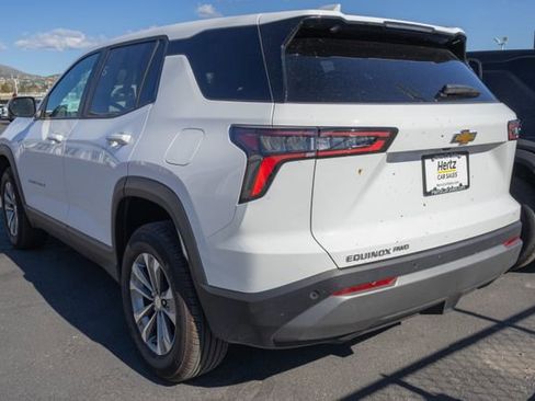 Used 2025 Chevrolet Equinox LT AWD/4WD image 2