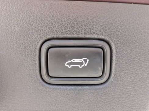 Used 2023 Hyundai Palisade Limited FWD image 17