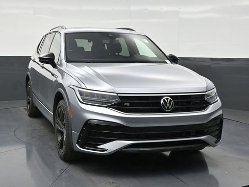 Used 2023 Volkswagen Tiguan SE R-Line FWD image 7