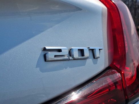 Used 2019 Cadillac XT4 Luxury w/ Cold Weather Package image 29