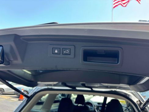 Used 2023 Subaru Forester Premium AWD/4WD image 15