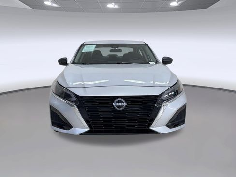 Used 2025 Nissan Altima 2.5 SV FWD image 6