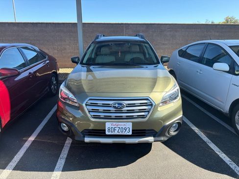 Used 2017 Subaru Outback 2.5i Limited AWD/4WD image 3