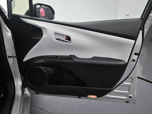 Used 2017 Toyota Prius Prime Plus w/ Carpet Mat Package FWD image 22
