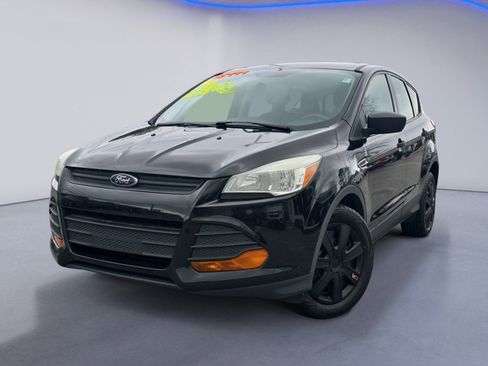 Used 2016 Ford Escape S image 2