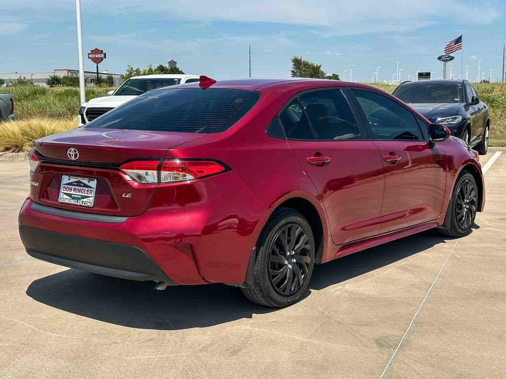Used 2025 Toyota Corolla LE FWD image 3