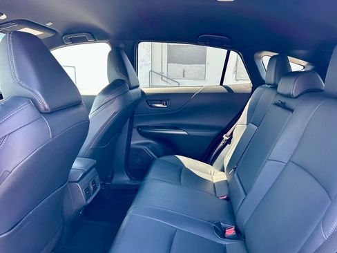 Certified 2023 Toyota Venza XLE AWD/4WD image 12