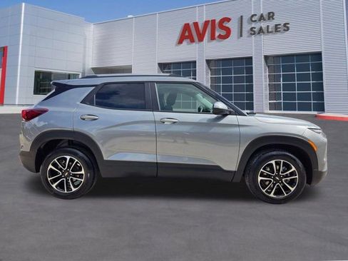 Used 2025 Chevrolet TrailBlazer LT AWD/4WD image 5