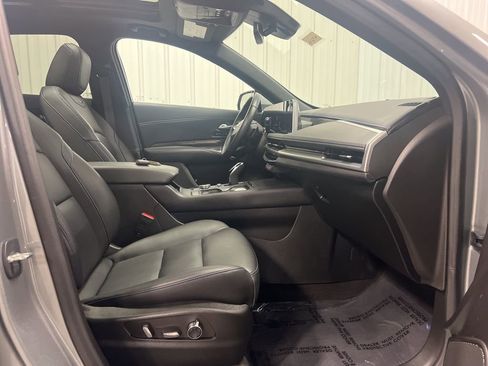 Certified 2024 Cadillac XT4 Sport image 9