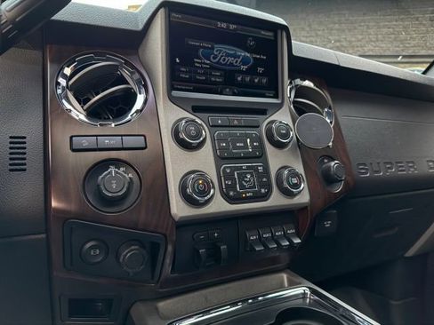 Used 2016 Ford F250 Lariat w/ Chrome Package image 30