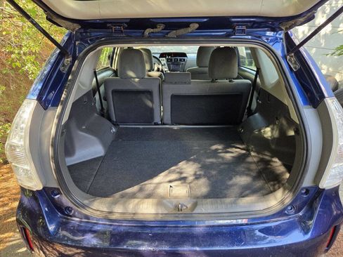 Used 2014 Toyota Prius V image 14