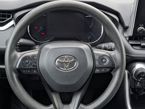 Used 2025 Toyota RAV4 XLE AWD/4WD image 13