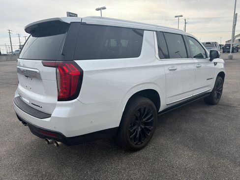 Used 2023 GMC Yukon XL Denali w/ Denali Reserve Package image 3