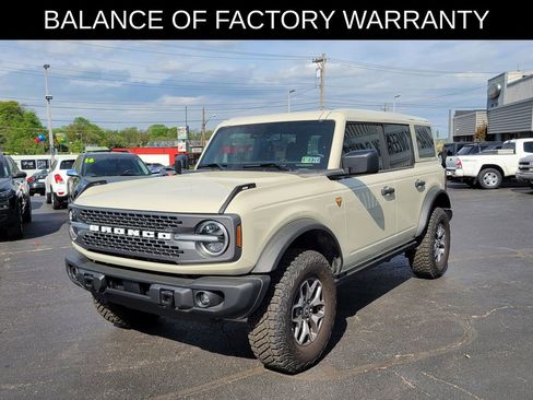 Used 2025 Ford Bronco Badlands AWD/4WD image 2