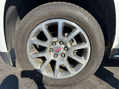Used 2019 GMC Yukon XL Denali RWD image 32