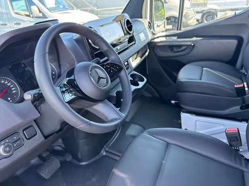 New 2025 Mercedes-Benz Sprinter 2500 image 10