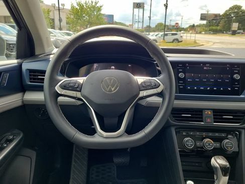 Certified 2024 Volkswagen Taos SE w/ Panoramic Sunroof Package FWD image 7