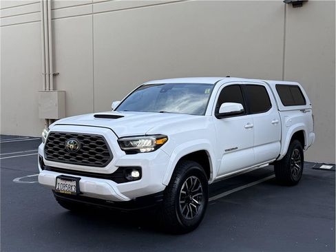 Used 2022 Toyota Tacoma TRD Sport w/ Technology Package RWD image 28