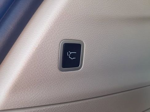 Used 2023 Chrysler Pacifica Limited FWD image 60