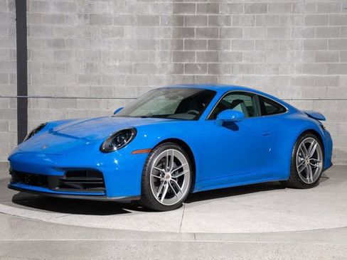 Used 2025 Porsche 911 Carrera RWD image 7