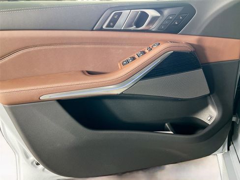 New 2026 BMW X5 xDrive50e image 18