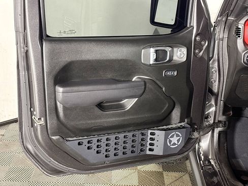 Used 2022 Jeep Wrangler Unlimited Rubicon w/ Cold Weather Group AWD/4WD image 10