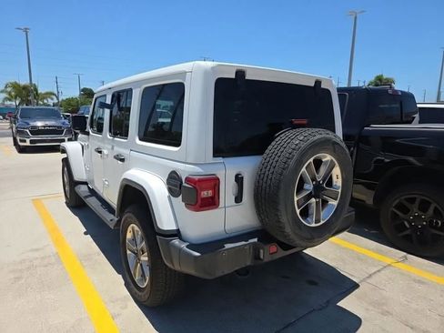 Used 2022 Jeep Wrangler Unlimited Sahara w/ LED Lighting Group AWD/4WD image 6