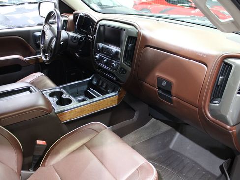 Used 2015 Chevrolet Silverado 1500 High Country w/ High Country Premium Package AWD/4WD image 22