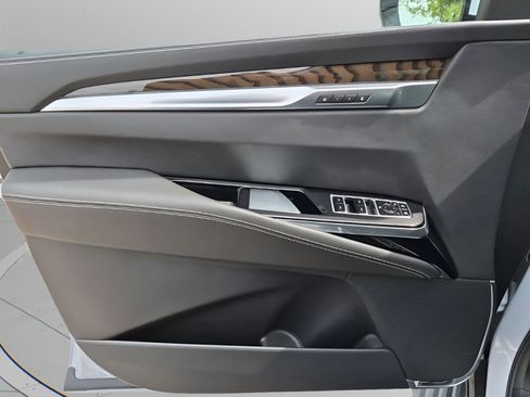 New 2026 Cadillac Escalade ESV Platinum Sport w/ LPO, ONYX Package AWD/4WD image 32
