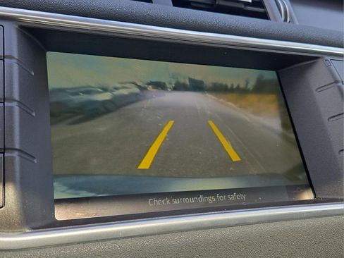 Used 2019 Land Rover Range Rover Evoque SE image 19