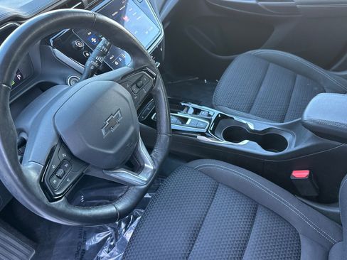 Used 2022 Chevrolet Bolt EUV LT w/ Comfort Package image 11