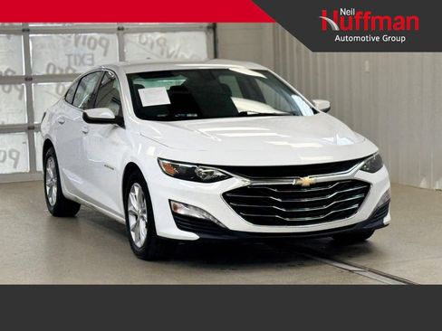 Used 2021 Chevrolet Malibu LT FWD image 1