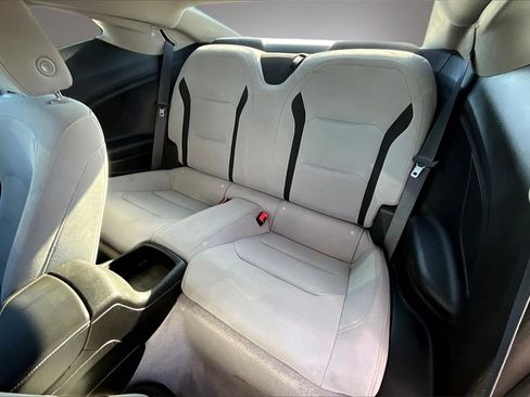 Used 2020 Chevrolet Camaro LT image 21