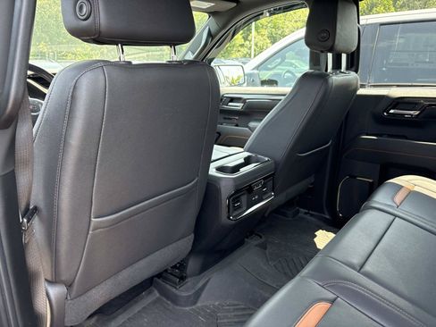 Used 2023 GMC Sierra 1500 AT4 w/ AT4 Premium Package AWD/4WD image 31
