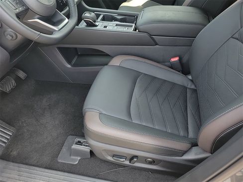 New 2025 Nissan Pathfinder Platinum w/ Cargo Package image 11