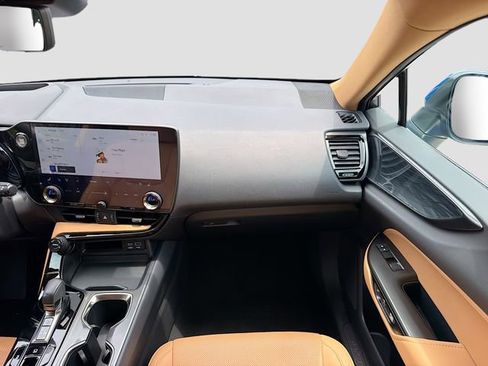 Used 2023 Lexus NX 250 FWD w/ Cold Area Package image 18
