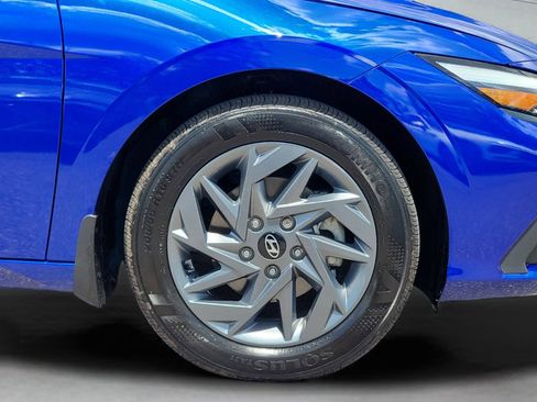 Certified 2024 Hyundai Elantra SEL FWD image 40