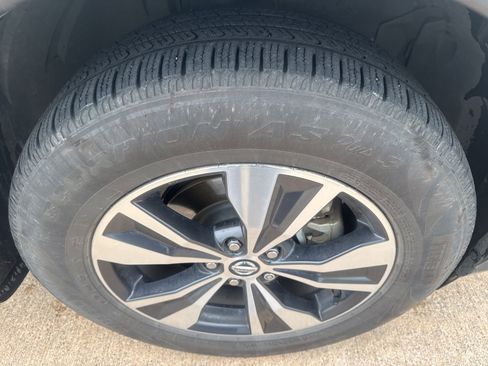 Used 2021 Nissan Murano S image 12