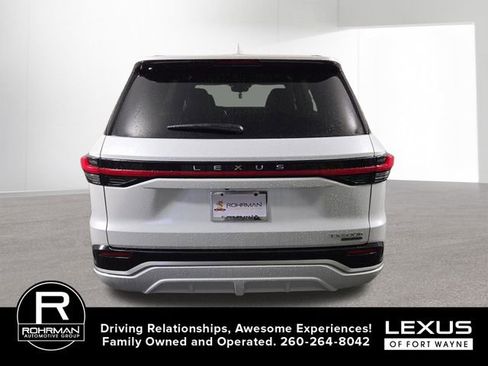 New 2026 Lexus TX 500h AWD image 8