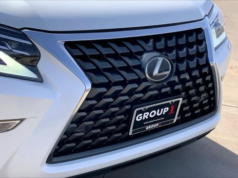 Used 2020 Lexus GX 460 Premium w/ Premium Package image 29